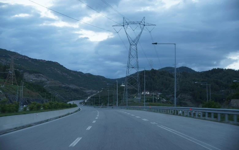 Albania opens 2 road overhaul tenders with 6.5 mln euro budget