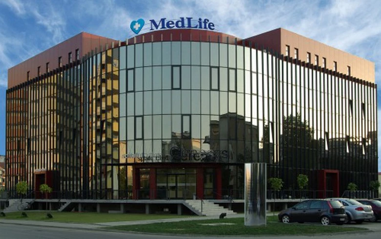 Romanian share indices start week in the red, MedLife loses most